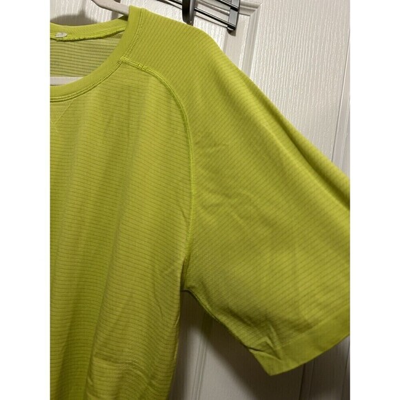 Lululemon Metal Vent Tech Tee Short Sleeve Size Men’s Large Yellow Top Neon - Picture 7 of 14